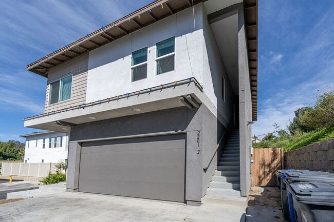 Building Photo - 2201-2217 Bonita Ct Unit 2201-2 Bonita Ct