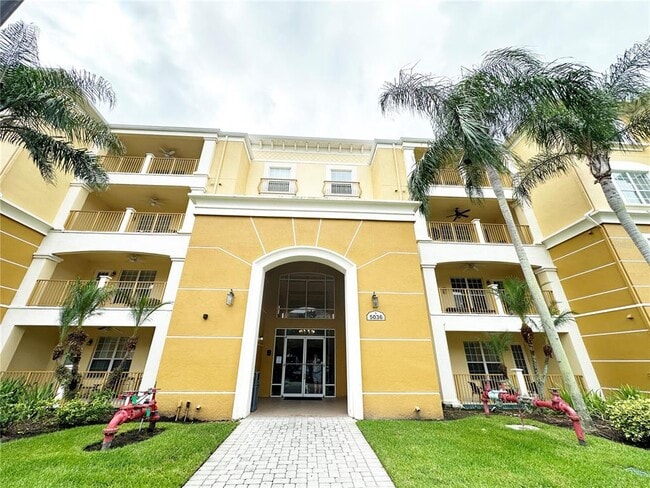 Building Photo - 5036 Shoreway Loop Unit 305
