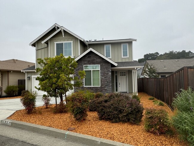 Building Photo - Fountaingrove 4 bedroom beauty