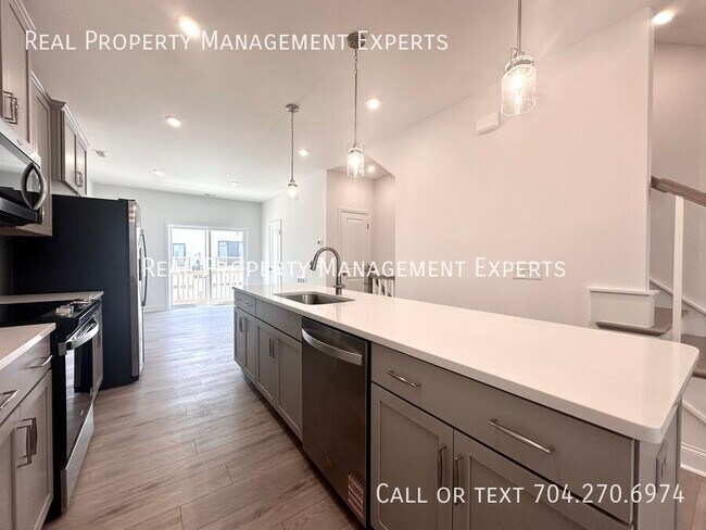 Photo - 5008 Layman Dr