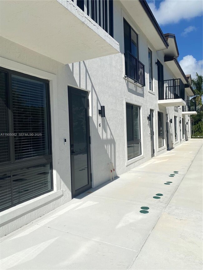 Building Photo - 24940 SW 134th Ave Unit 5