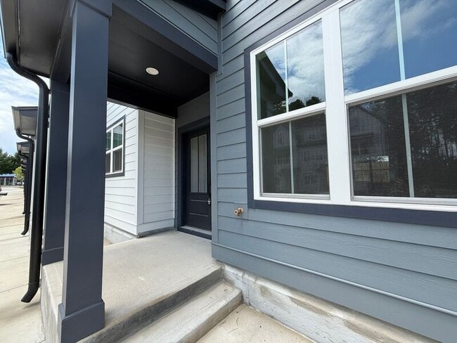 Photo - 4811 Gossamer Ln