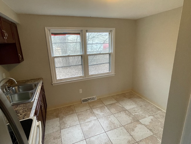 Photo - 1125 Vine St Unit B6