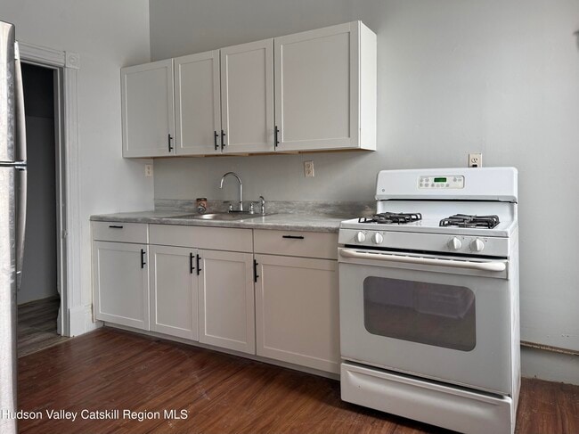 Photo - 110 Partition St