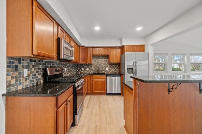 Photo - 771 Stevenson Rd
