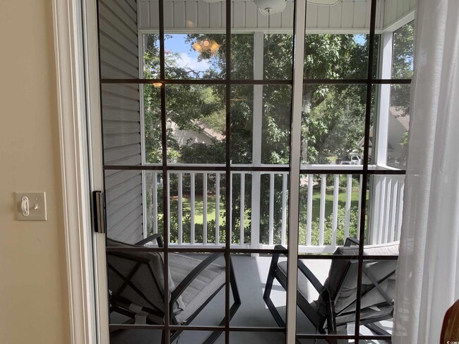 Photo - 911 Algonquin Dr