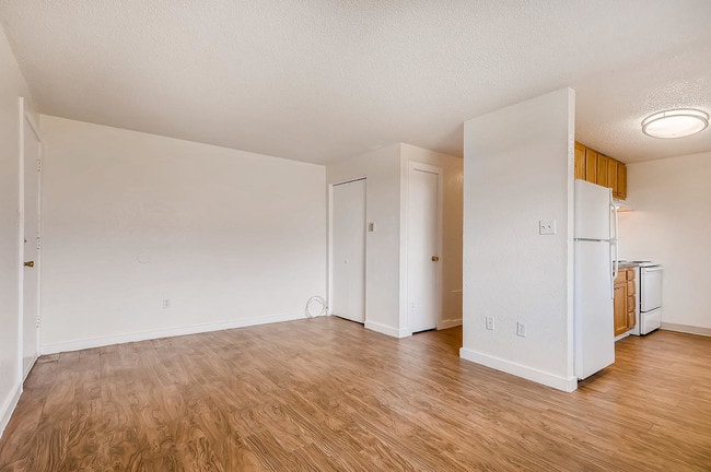 Photo - Geneva Apartments