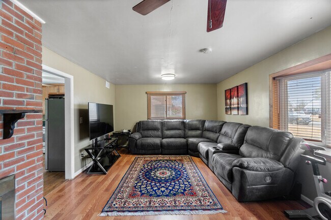 Photo - 209 W Bayview Blvd