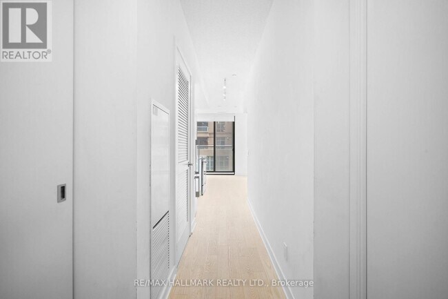 Photo - 25 Richmond St E Unit 218