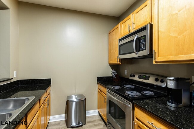 925 Canterbury Rd NE Unit 12-1259
