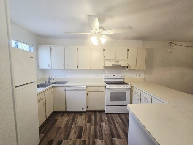 Photo - Limited-Time Offer: 1 month Rent free for 13 month lease, Apply now!