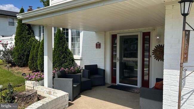 Building Photo - 121 Kingfield Rd Rental