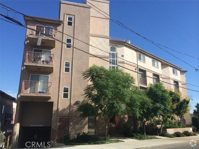 Building Photo - 700 N Hill Pl Unit 203 Rental