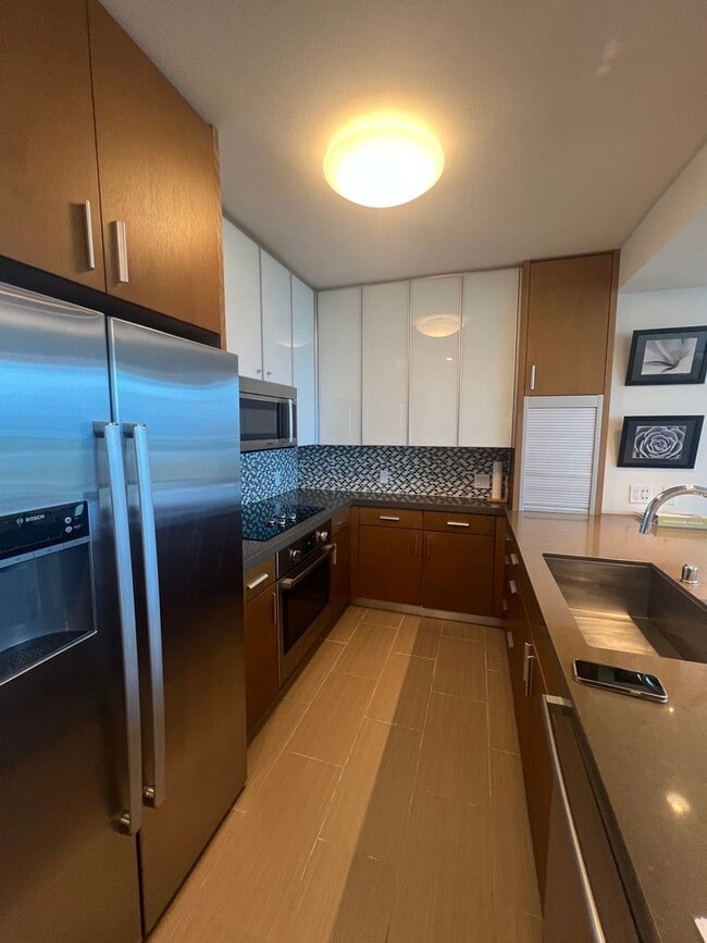 Photo - Furnished 2 bedroom, 2 bath 2 parking at The Collection!