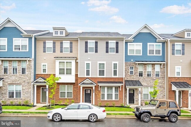 Building Photo - 1815 Iris Ln