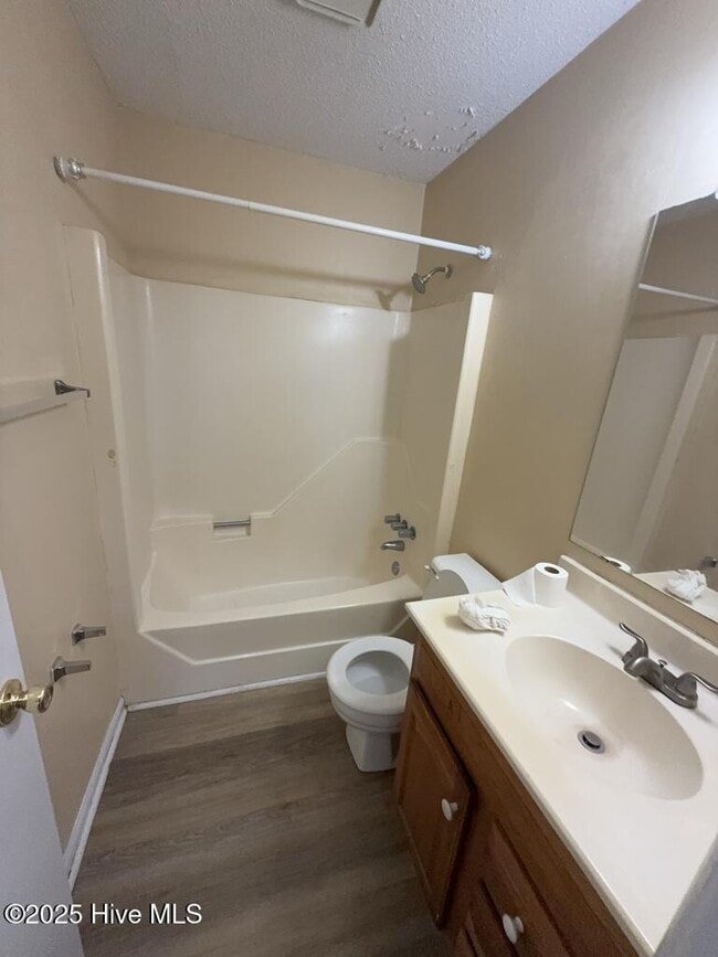 Photo - 193 Village Cir