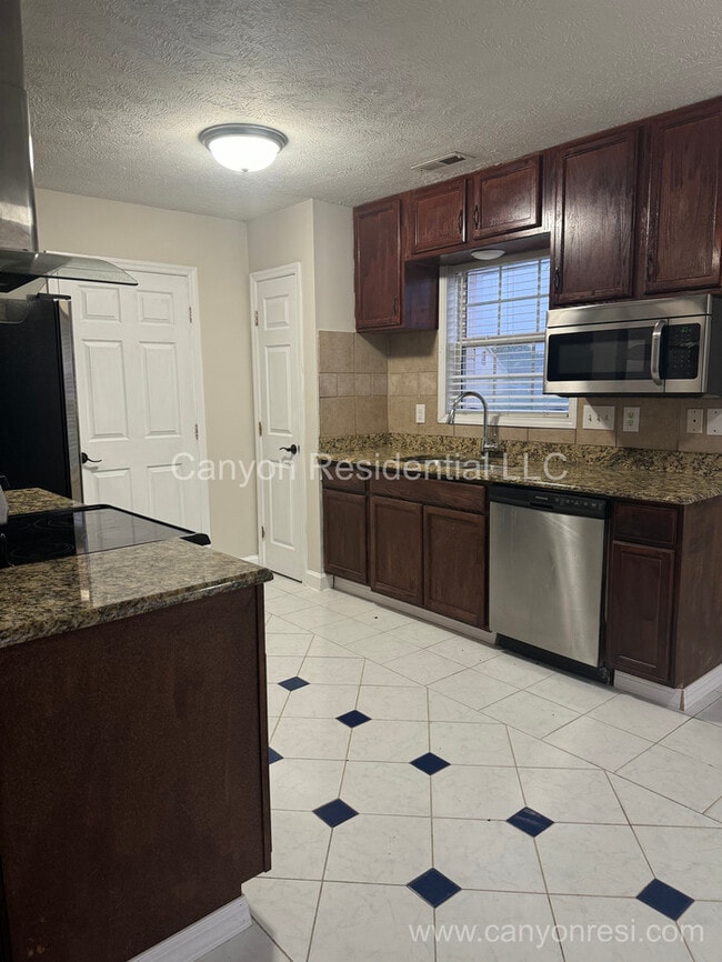 Photo - 204 Truman Dr