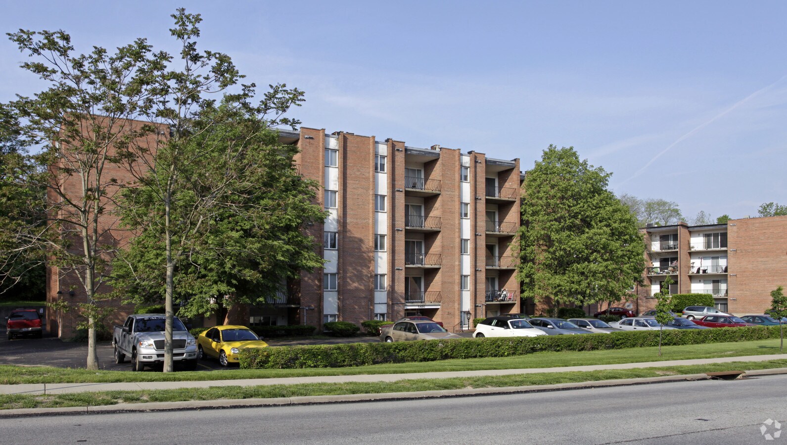 Ranchvale Apartments - Ranchvale Apartments