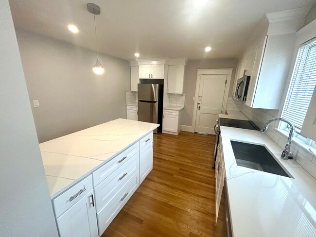 73 Governor Winthrop Rd Unit 2
