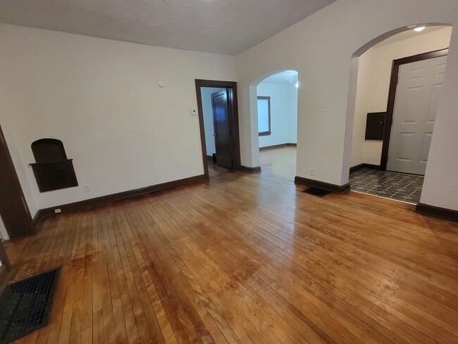 Photo - 1034-1034 1/2 E Madison Street Unit 1034 E Madison Street