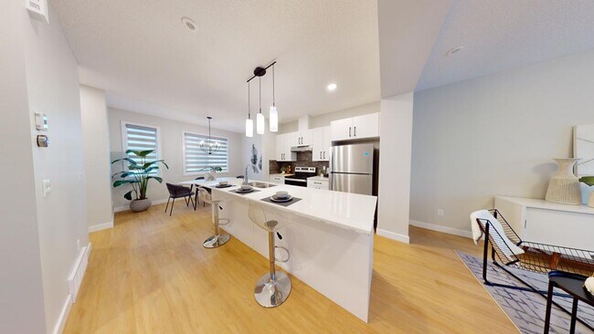 Photo - Beautiful 3 bedroom 2.5 bathroom townhouse... Unit 90