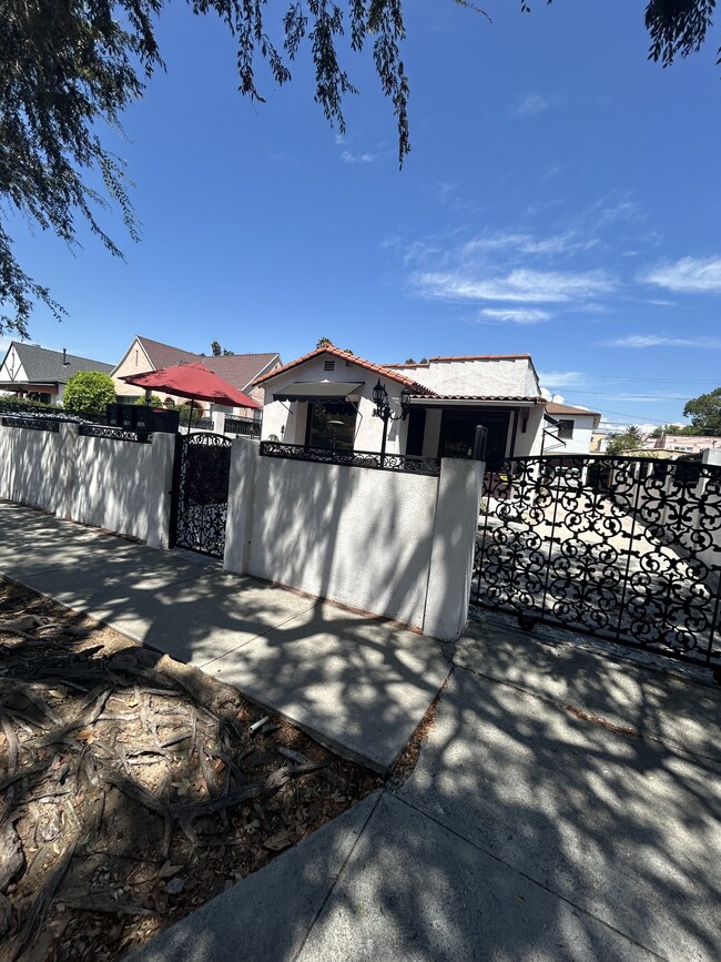 3203 Madera Ave