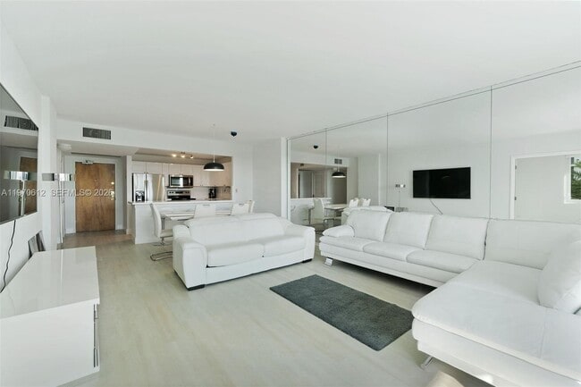 Photo - 2301 Collins Ave Unit 338