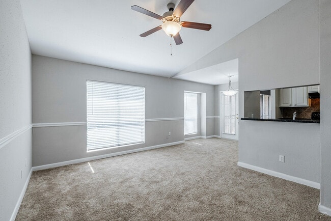 Building Photo - The Park at Lake Como Rental