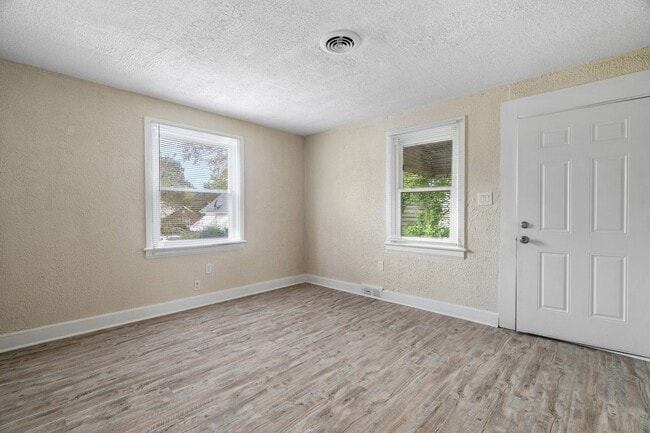 Photo - Portsmouth 2 bedroom -Ready Now