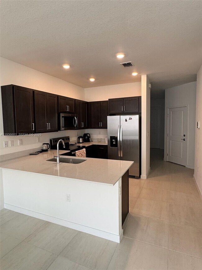 Photo - 141 NE 13th St