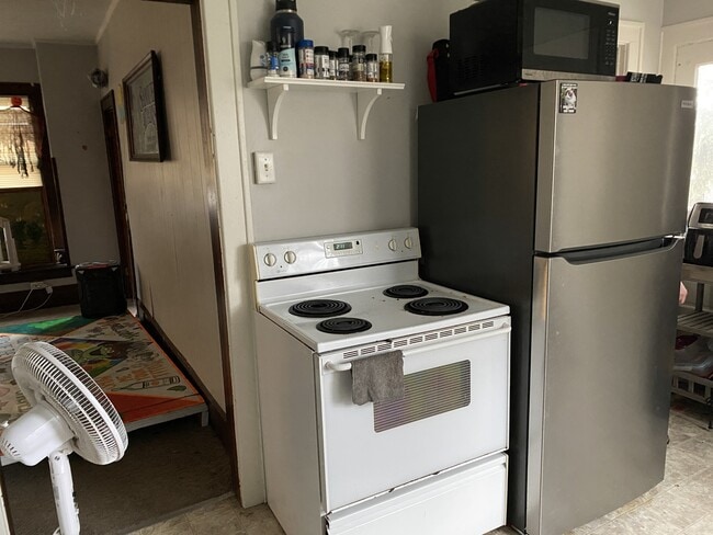 Photo - 87 E 15th St