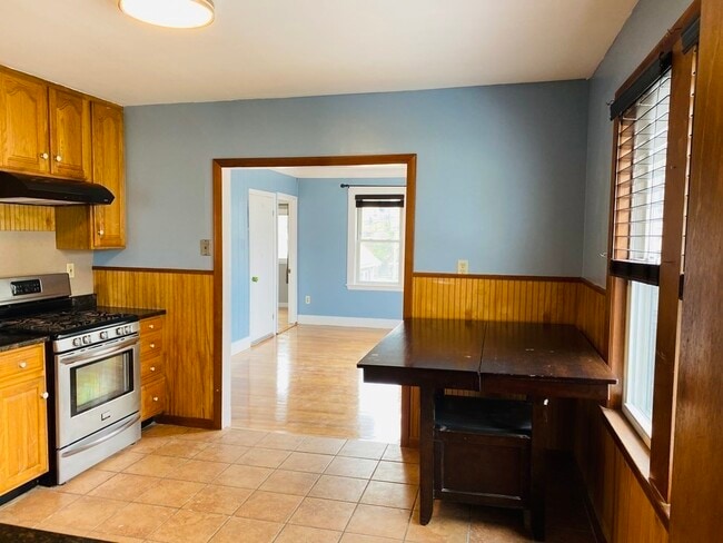 Photo - 140 Centre St Unit 1