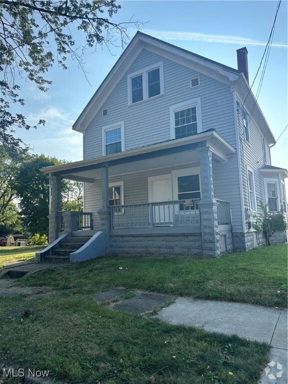 Building Photo - 427 Brown Ave NW Unit 1 Rental