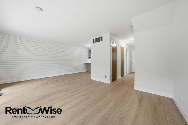 Photo - 569 Addison Ave Unit #2