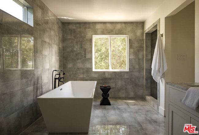 Photo - 2370 San Marco Dr