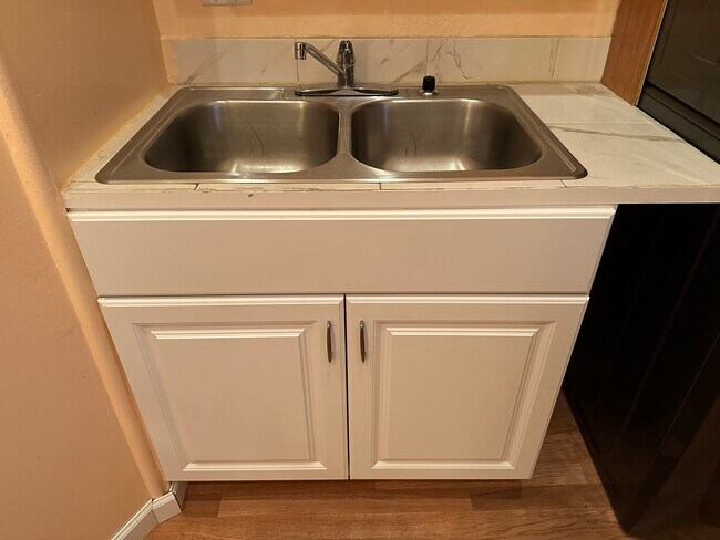 Photo - 1081 Main St Unit A