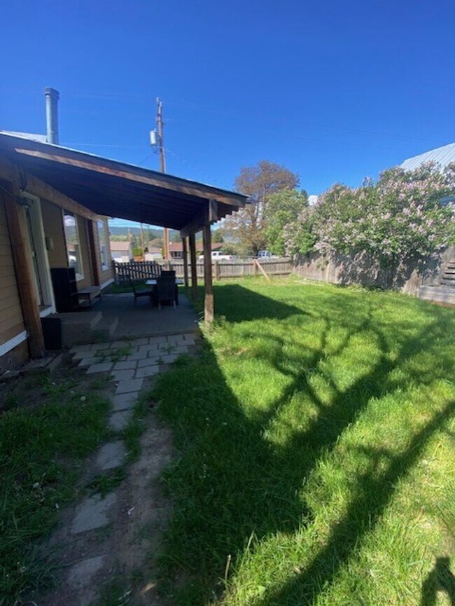 South Cle Elum Bungalow Rental House Rental in South Cle Elum, WA