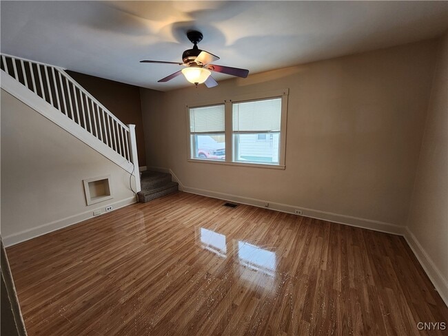 Photo - 134 E Hoard St