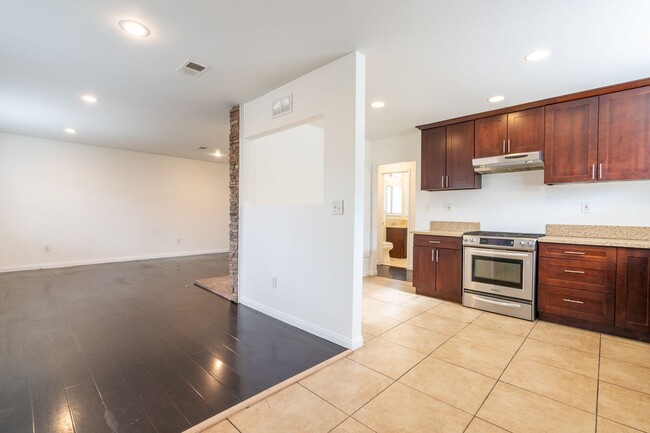 Photo - 2540 Hudspeth St