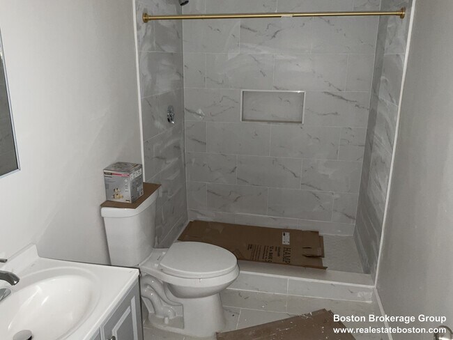Photo - 158 Calumet St Unit 2