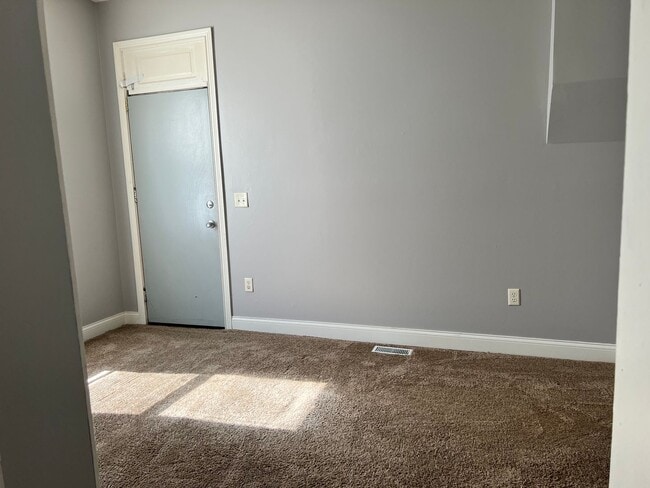 Photo - 1601 Grove St Unit B