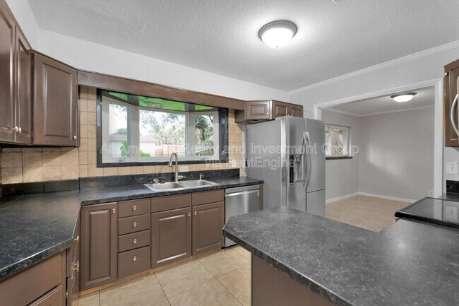 Photo - 20 Dogwood Ln