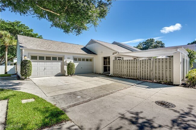 Photo - 878 Meadowland Dr