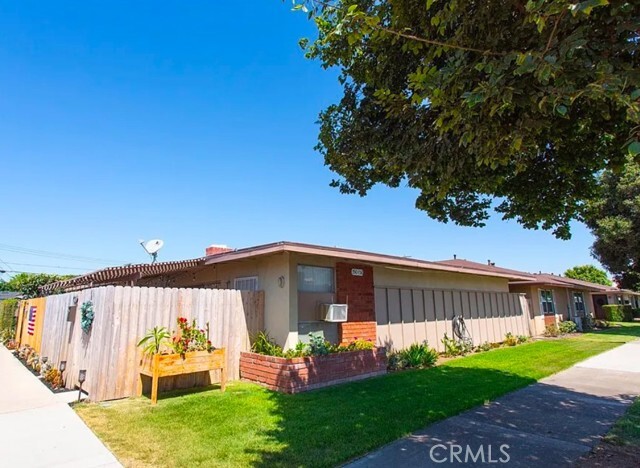 Photo - 754 N Shattuck Pl Condo