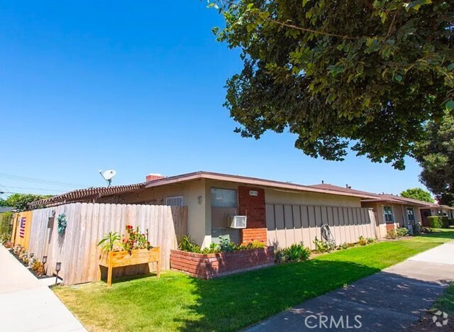 Building Photo - 754 N Shattuck Pl Rental