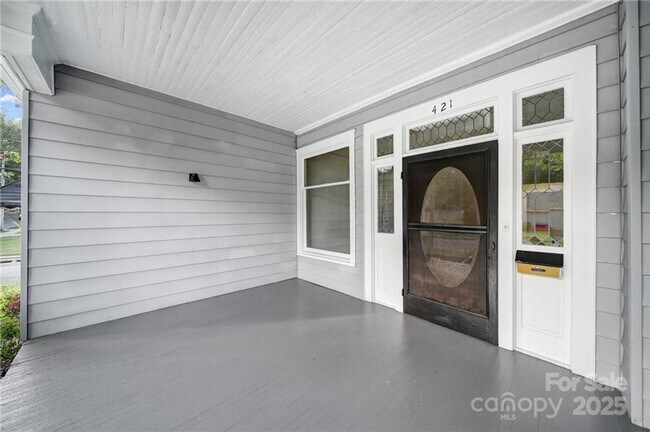 Photo - 421 S South St