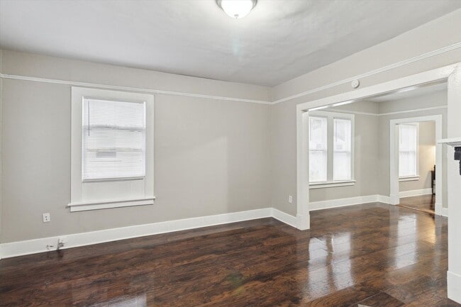 Photo - Large Downtown 3BR/2BR House Walking Distance to Forsyth Park
