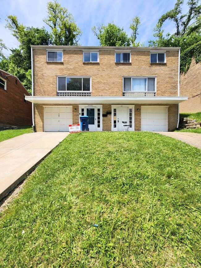 Building Photo - 449 Idlewood Rd