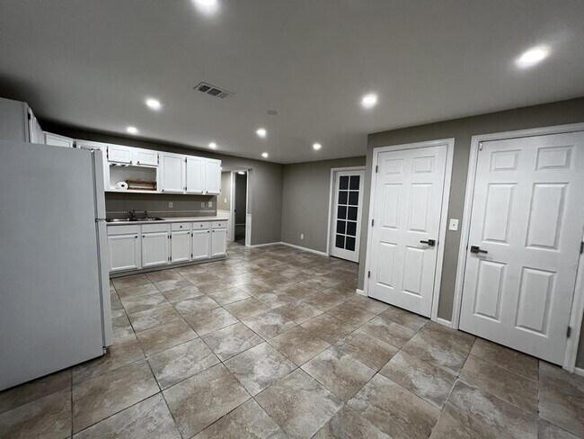 Photo - 2919 Middlesborough Ct