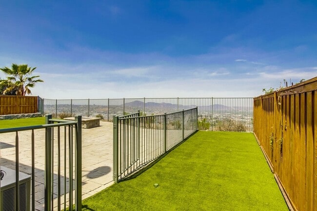 Photo - Beautiful Sky Ranch home with Spectacular Views!